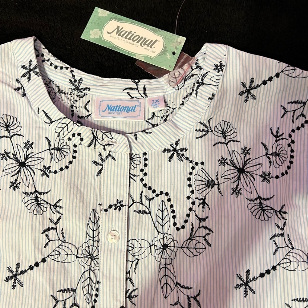 ๐ National Button Down Womenโs size 2XL Blouse NWT - Picture 4 of 6